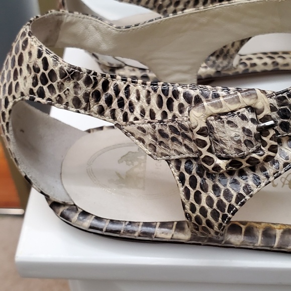 Delmar thong snakeskin sandals - Picture 3 of 5